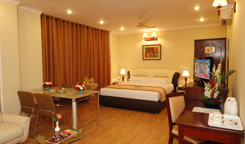 hotel clark international delhi