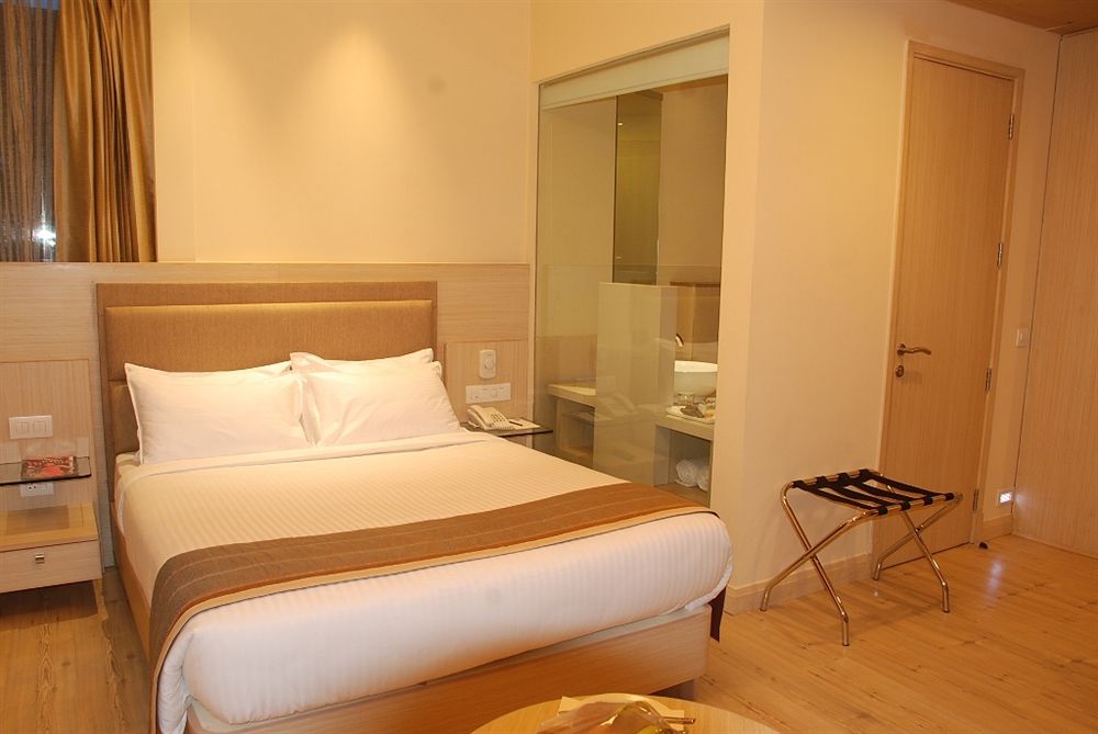 Hotel Sarovar Portico Naraina New Delhi Hotels In New Delhi